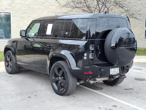 2024 Land Rover Defender 110 V8