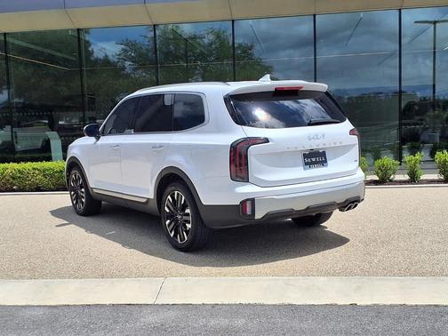 Glacial White Pearl 2023 Kia Telluride SX