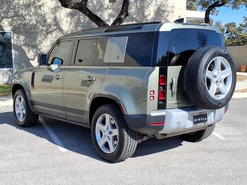 2020 Land Rover Defender 110 SE