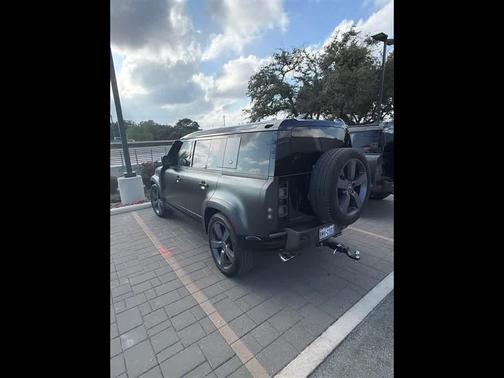 2022 Land Rover Defender 110 V8
