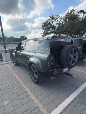 2022 Land Rover Defender 110 V8