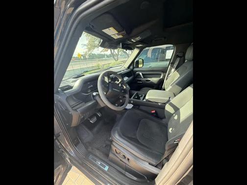 2022 Land Rover Defender 110 V8