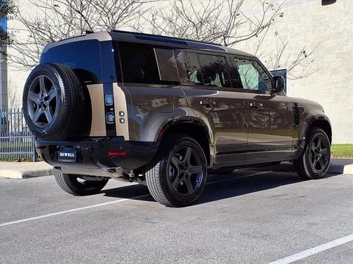 2026 Land Rover Defender P400 X-Dynamic SE