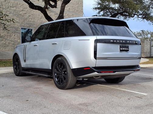 2025 Land Rover Range Rover P550e SE