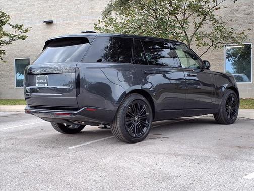 2025 Land Rover Range Rover P530 SE 7 Seat