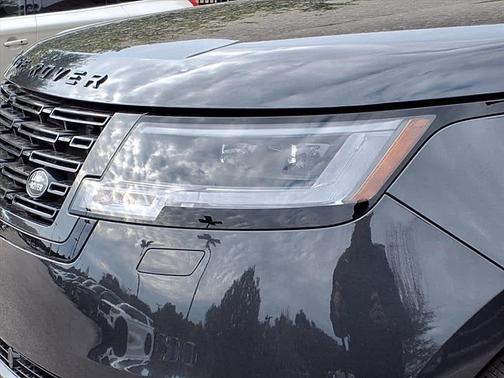 2025 Land Rover Range Rover P530 SE 7 Seat