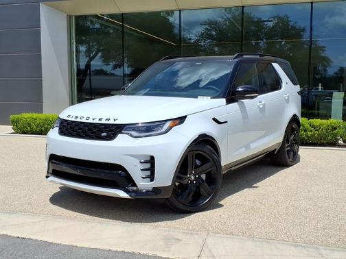 Fuji White 2026 Land Rover Discovery Dynamic SE