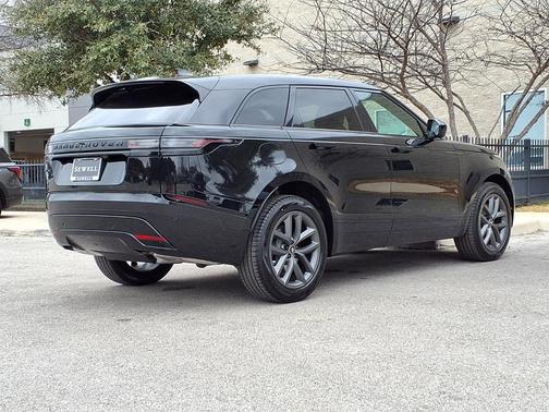 2026 Land Rover Range Rover Velar P400 Dynamic SE