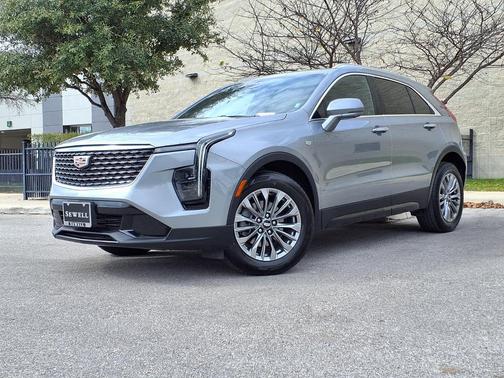 2025 Cadillac XT4 Premium Luxury