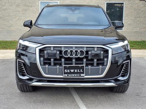 2025 Audi Q7 55 Premium Plus