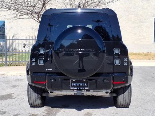 2026 Land Rover Defender P400 X-Dynamic SE