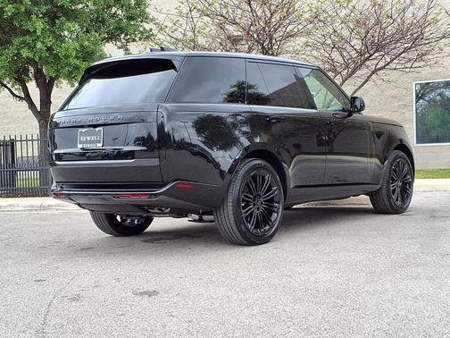 SANTORINI BLACK 2026 Land Rover Range Rover P530 SE