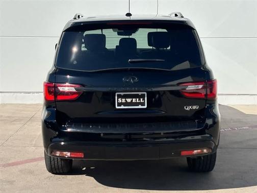 2023 INFINITI QX80 SENSORY