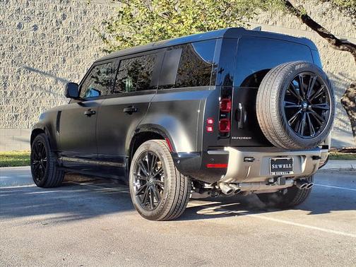 2025 Land Rover Defender 110 P500 X-Dynamic SE