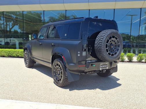 Narvik Black 2026 Land Rover Defender P635 OCTA Black
