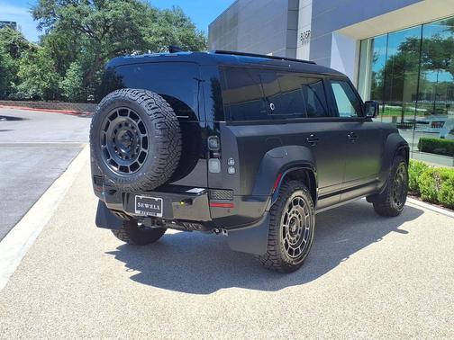 Narvik Black 2026 Land Rover Defender P635 OCTA Black