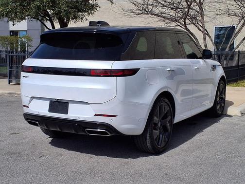 2024 Land Rover Range Rover Sport SE
