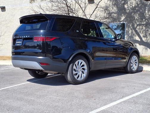 2025 Land Rover Discovery P300 S