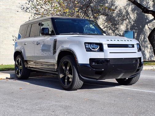 2026 Land Rover Defender P400 X-Dynamic SE