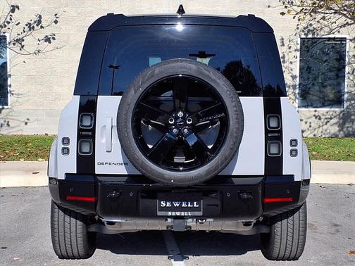 2026 Land Rover Defender P400 X-Dynamic SE