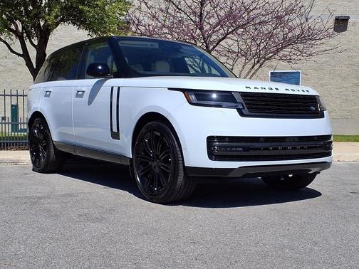 Fuji White 2026 Land Rover Range Rover P400 SE