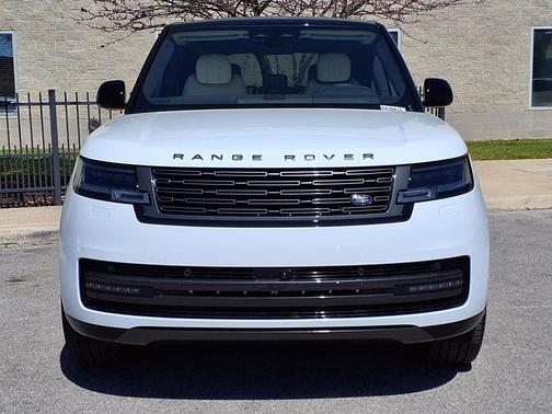 Fuji White 2026 Land Rover Range Rover P400 SE