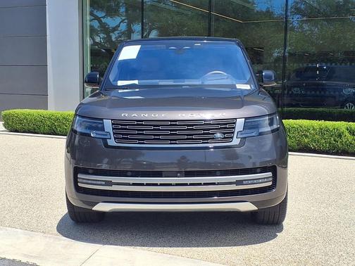 Charente Grey Premium Metallic 2023 Land Rover Range Rover P530 SE