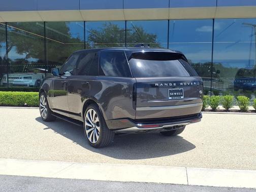 Charente Grey Premium Metallic 2023 Land Rover Range Rover P530 SE
