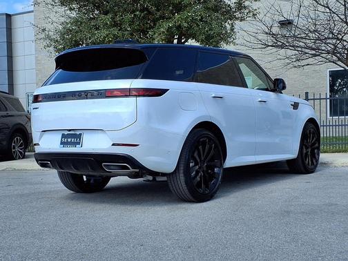 2026 Land Rover Range Rover Sport SE