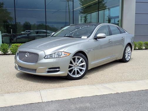 GOLD 2013 Jaguar XJ Base