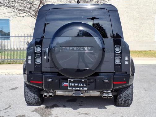 2024 Land Rover Defender 110 V8