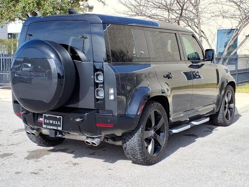 2024 Land Rover Defender 110 V8