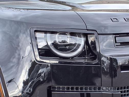 2026 Land Rover Defender P400 X-Dynamic SE