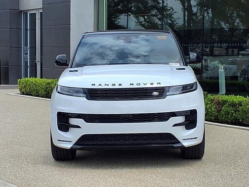 Fuji White 2026 Land Rover Range Rover Sport SE