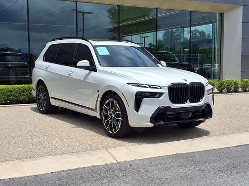 Alpine White 2023 BMW X7 xDrive40i