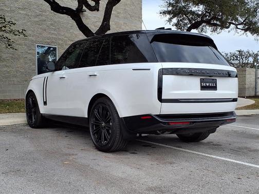 2025 Land Rover Range Rover P530 SE