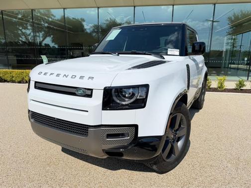 Fuji White 2025 Land Rover Defender 90 P400 X-Dynamic SE