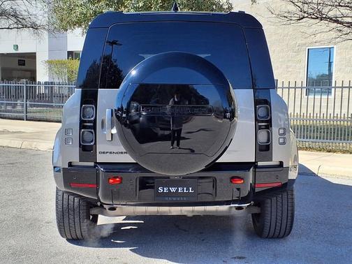 2024 Land Rover Defender 110 P400 X