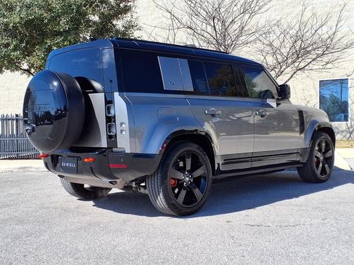 2024 Land Rover Defender 110 P400 X