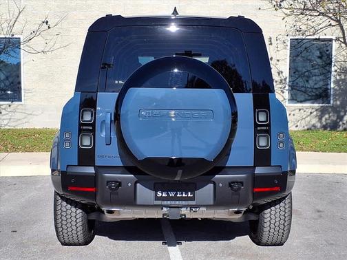 2026 Land Rover Defender P400 X-Dynamic SE