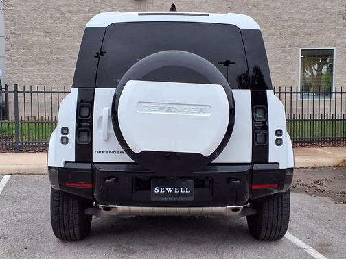 2026 Land Rover Defender P400 X-Dynamic SE