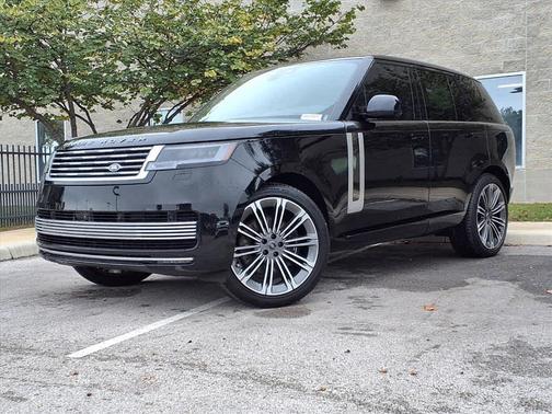 2025 Land Rover Range Rover P615 SV