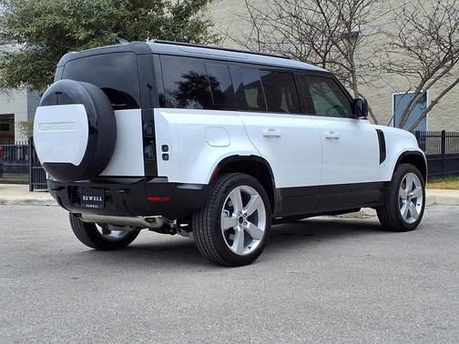 2026 Land Rover Defender P400 X-Dynamic SE