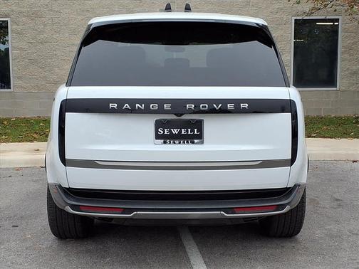 2025 Land Rover Range Rover P550e SE