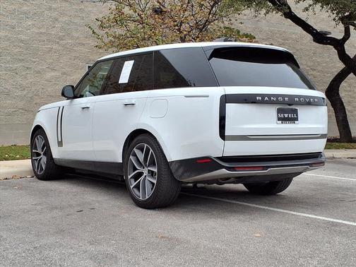 2025 Land Rover Range Rover P550e SE