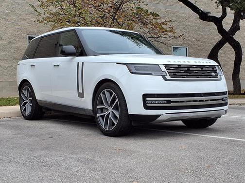 2025 Land Rover Range Rover P550e SE