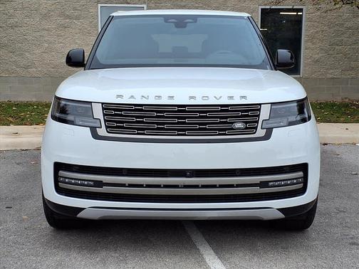 2025 Land Rover Range Rover P550e SE