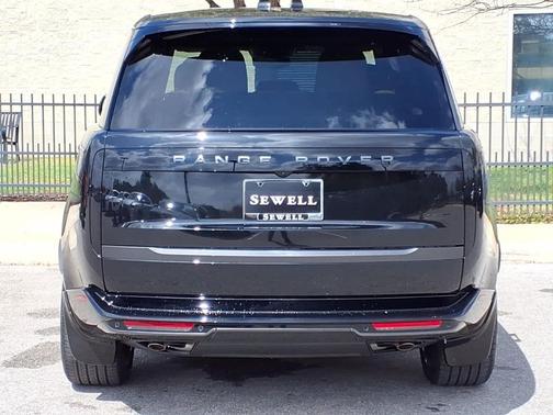 2026 Land Rover Range Rover P530 SE 7 Seat