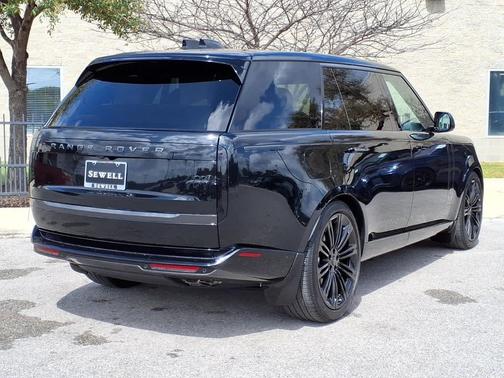 2026 Land Rover Range Rover P530 SE 7 Seat