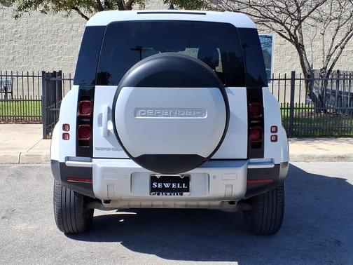 2024 Land Rover Defender 110 P300